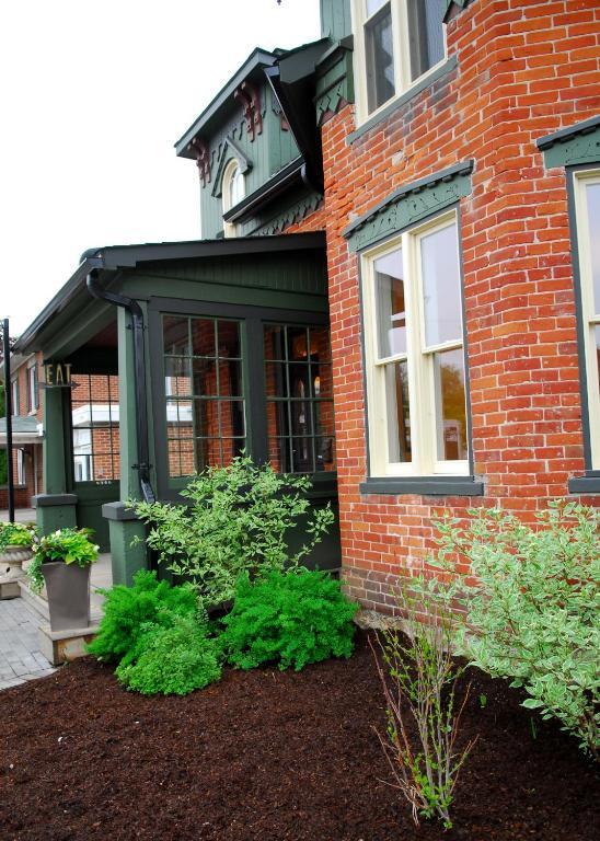 St Andrew Suites Fergus Esterno foto