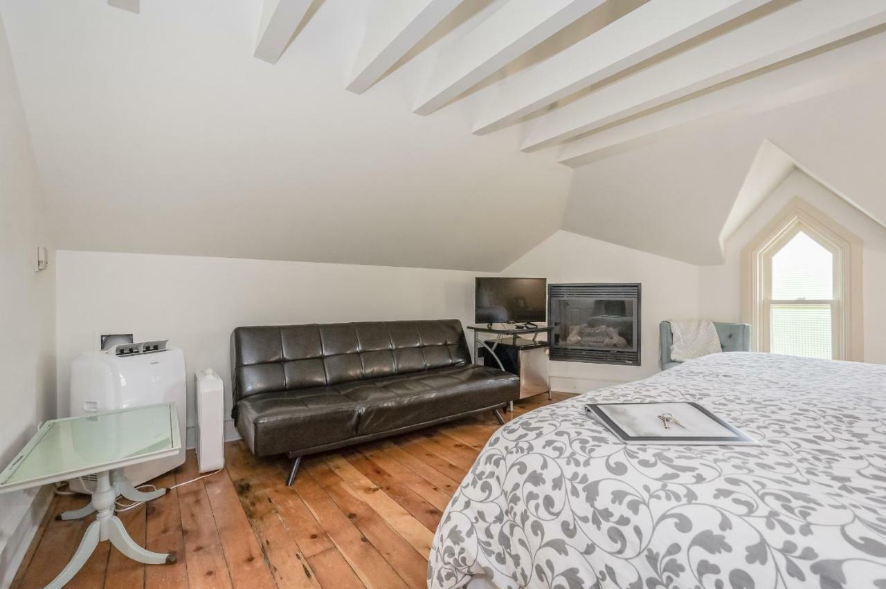 St Andrew Suites Fergus Esterno foto