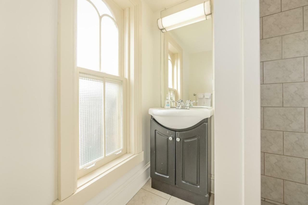 St Andrew Suites Fergus Esterno foto