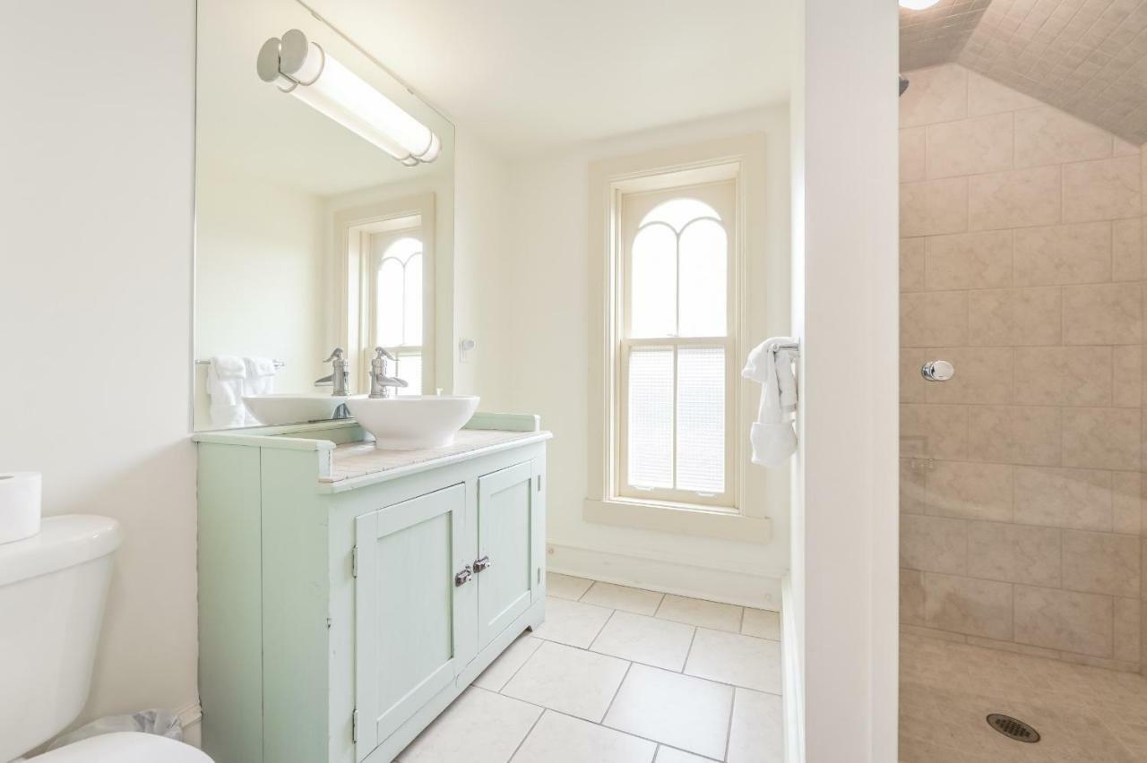 St Andrew Suites Fergus Esterno foto