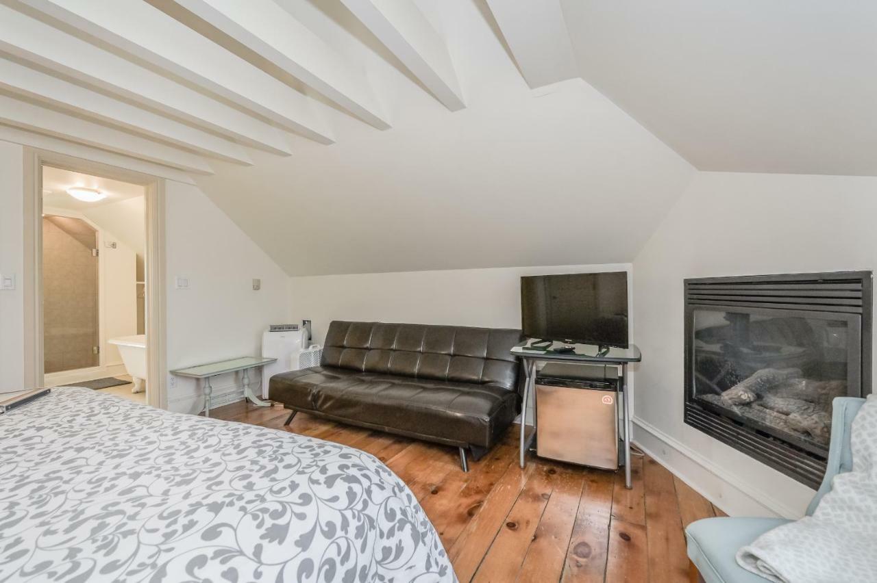 St Andrew Suites Fergus Esterno foto